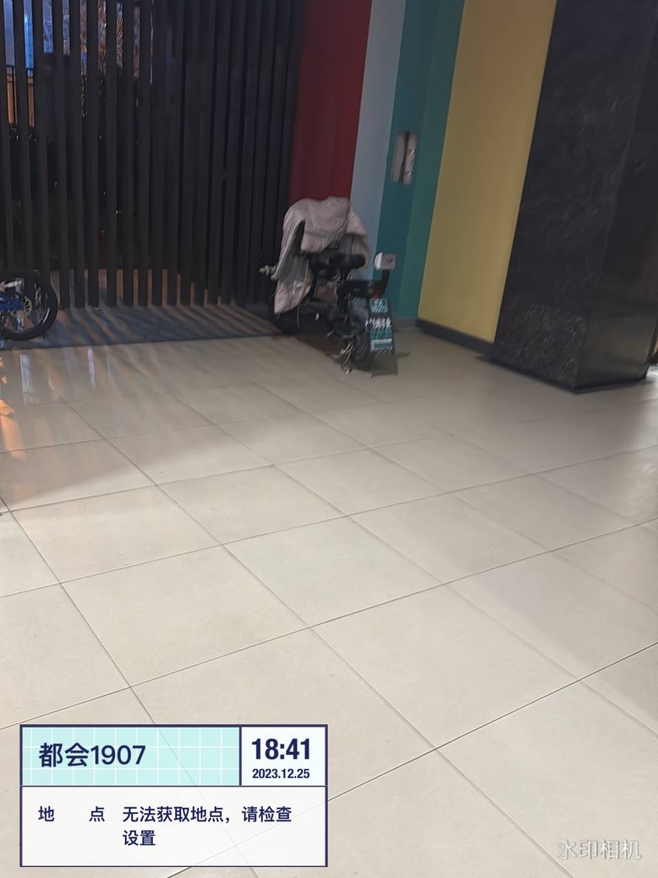 架空层停放电瓶车自行车